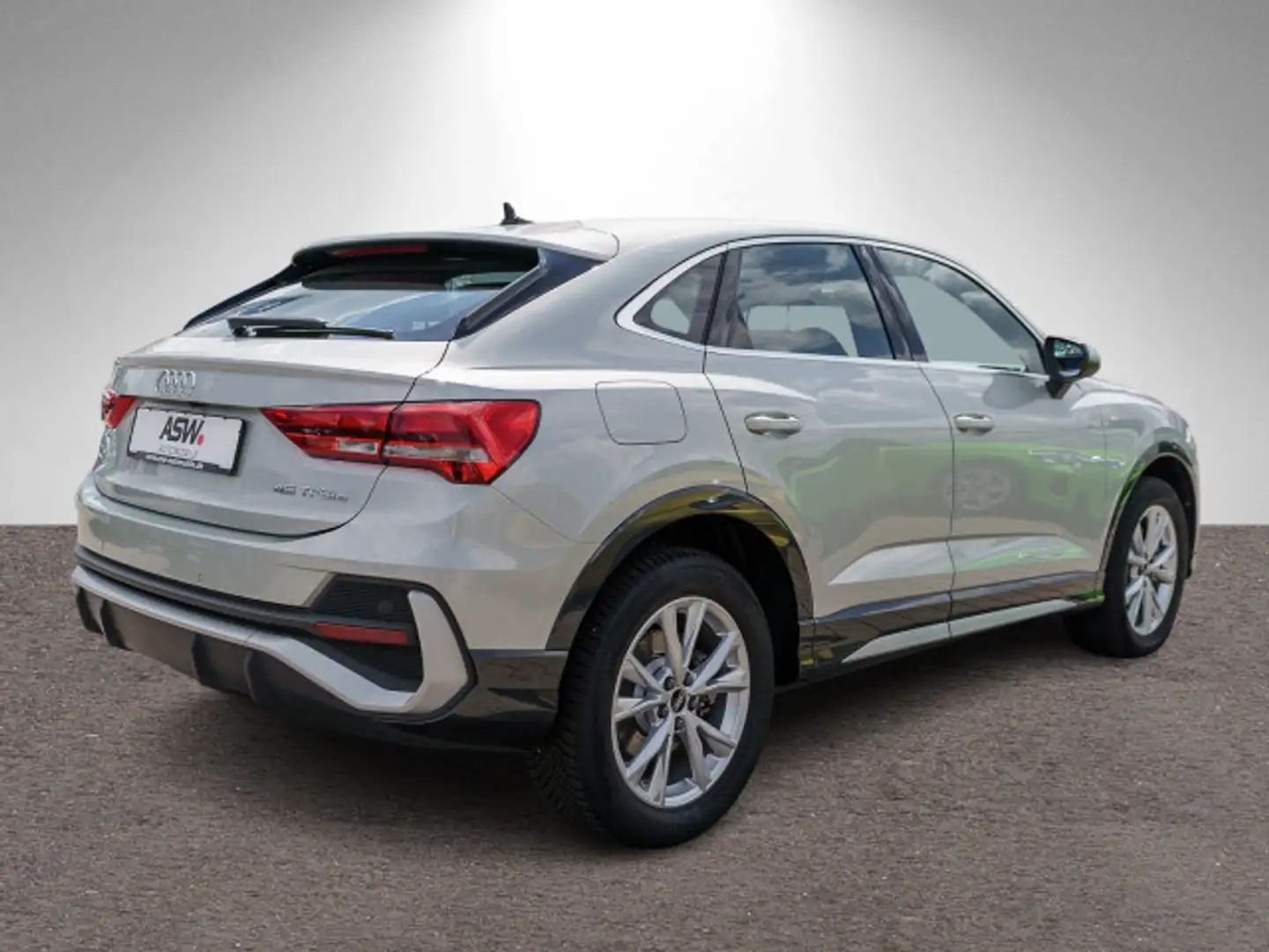 Audi Q3 S line 45TFSI e Stronic  Navi Pano Silber - 2