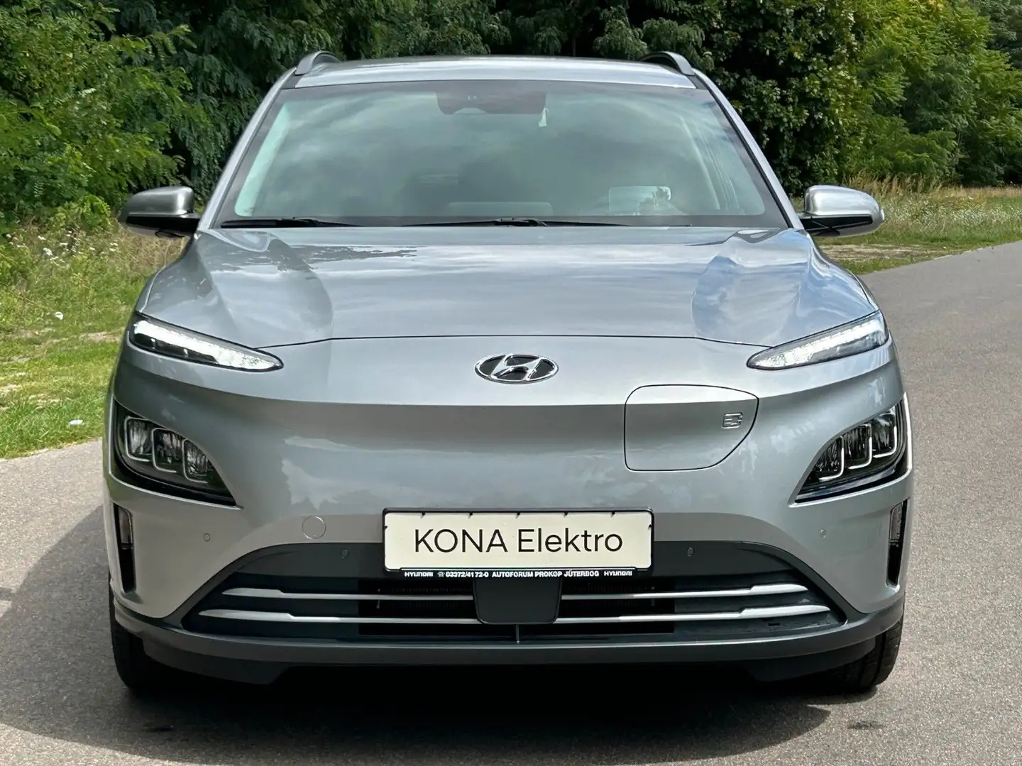 Hyundai KONA EV Trend 150 kW *RW484KM*HeUp*Navi*LED*ACC* Срібний - 2