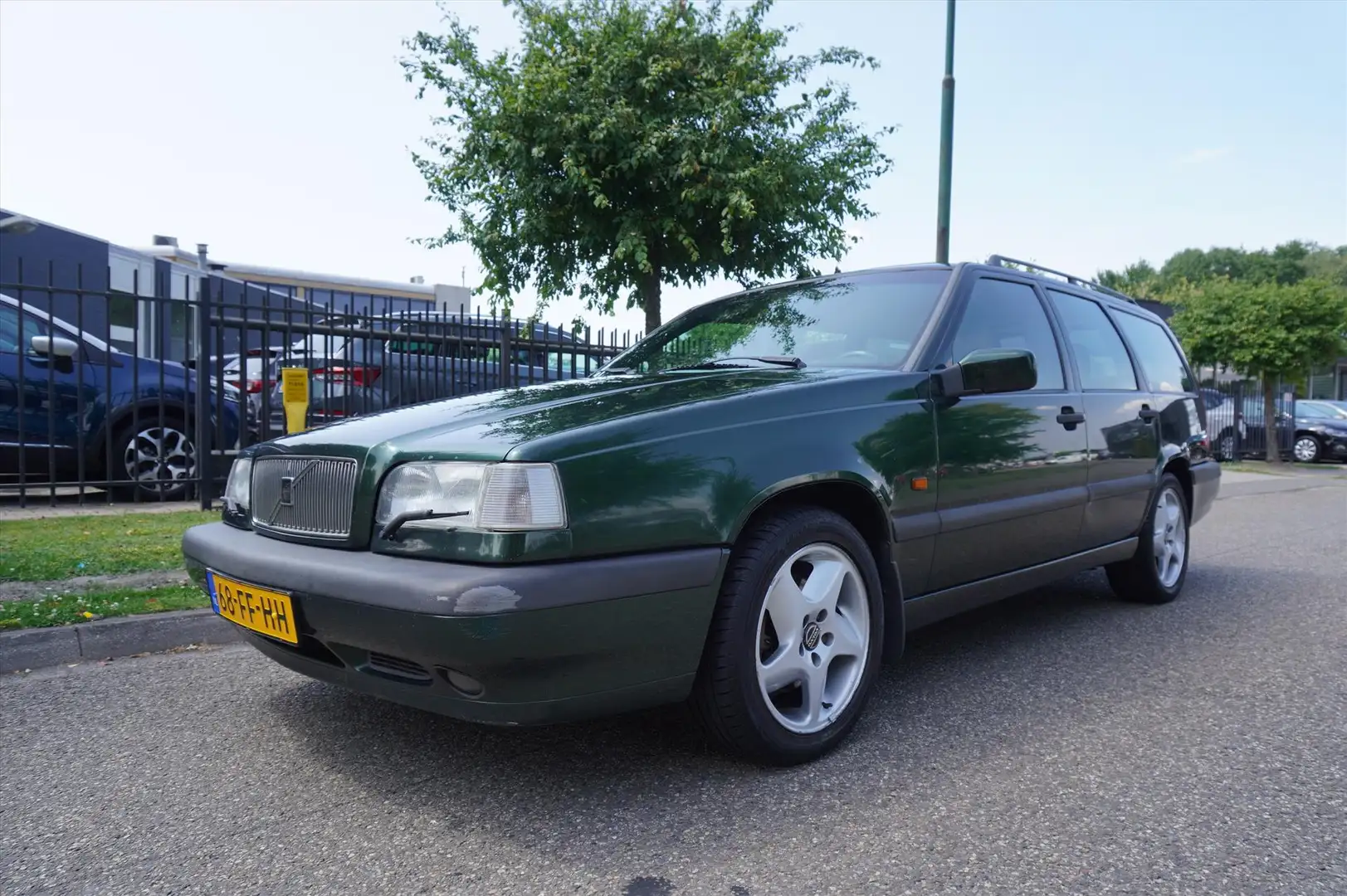Volvo 850 2.5 I Luxery Schuif/kantel dak AIRCO Zeer Mooi Grün - 1