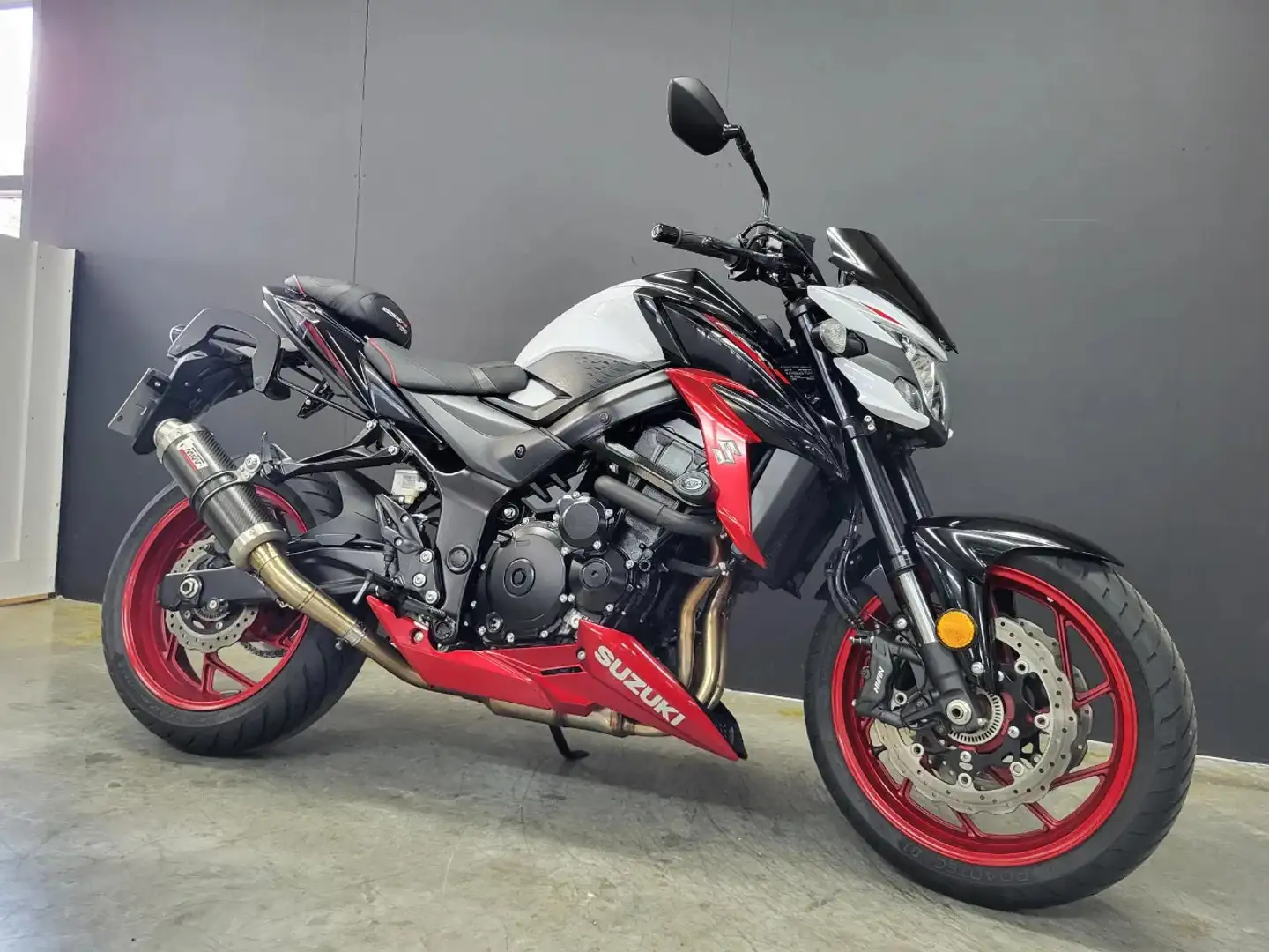 Suzuki GSX-S 750 - 1