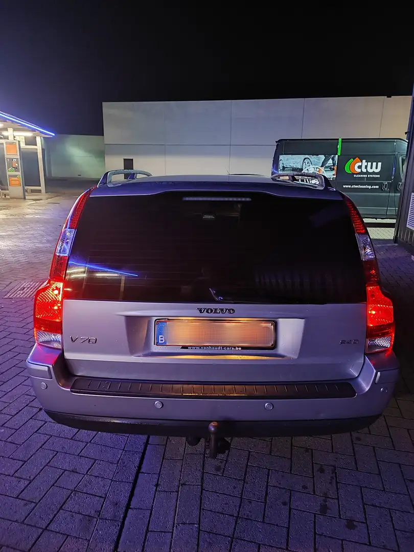 Volvo V70 2.4 D DPF Aut. Edition Comfort - 2