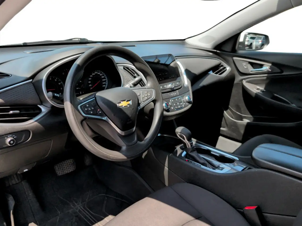 Chevrolet Malibu снимка Chevrolet Malibu