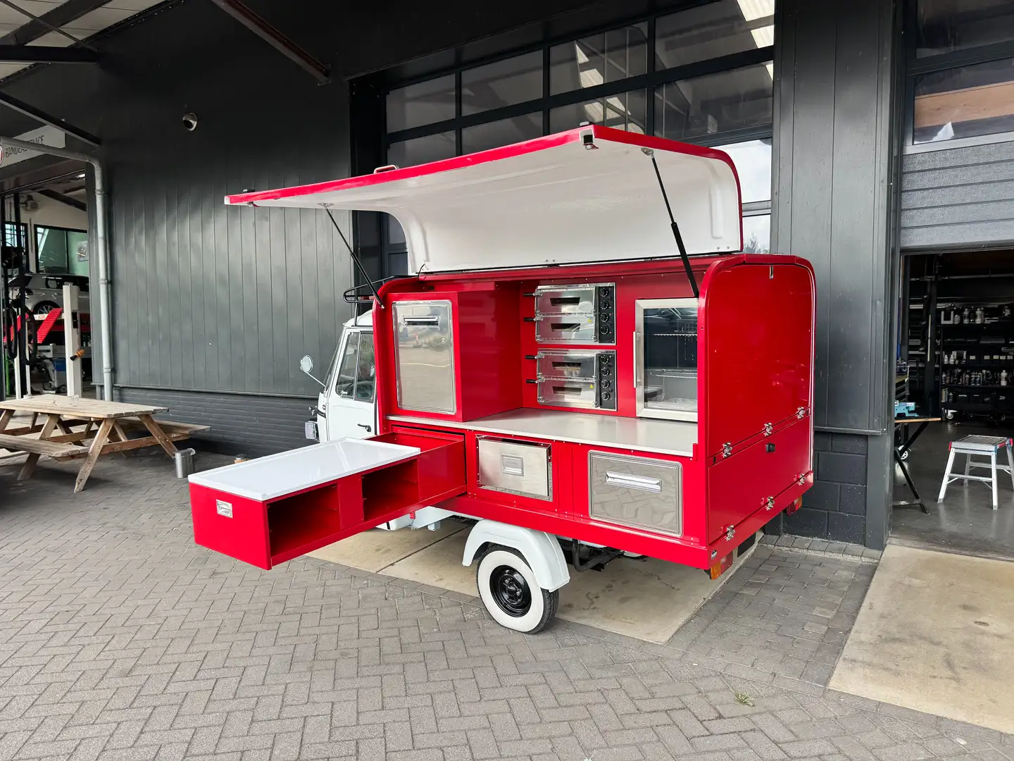 Piaggio Ape Piaggio Ape - Pizza Foodtruck - Electric Rood - 2