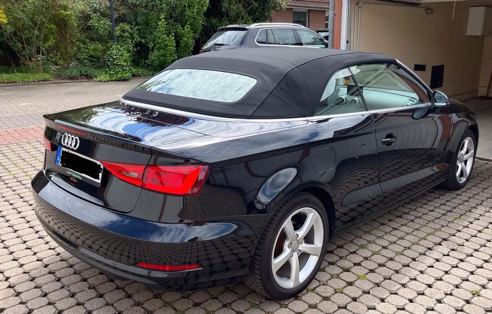 Audi A3 A3 2.0 TDI Cabrio (clean diesel) Ambition Schwarz - 2