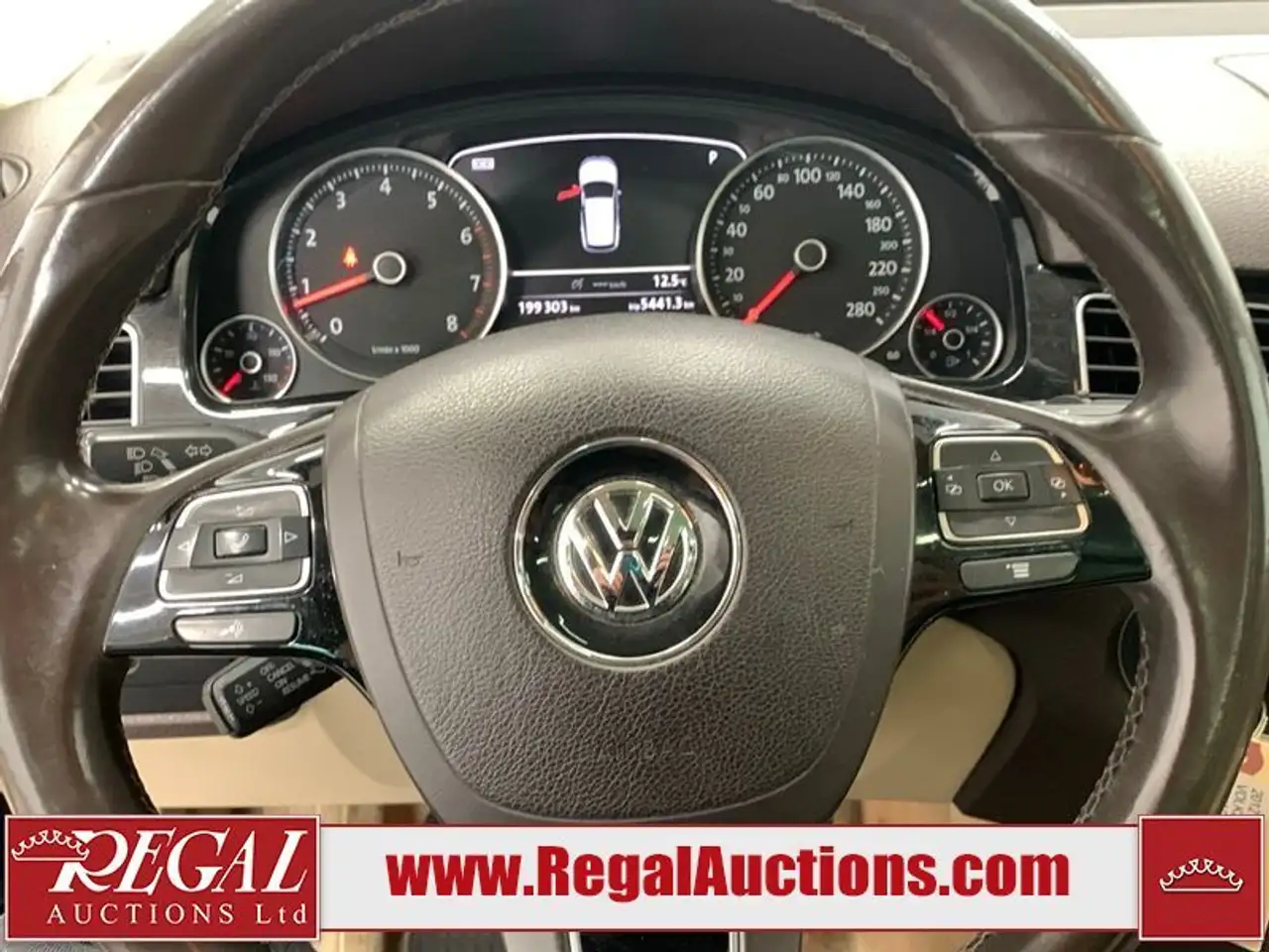 Volkswagen Touareg снимка Volkswagen Touareg