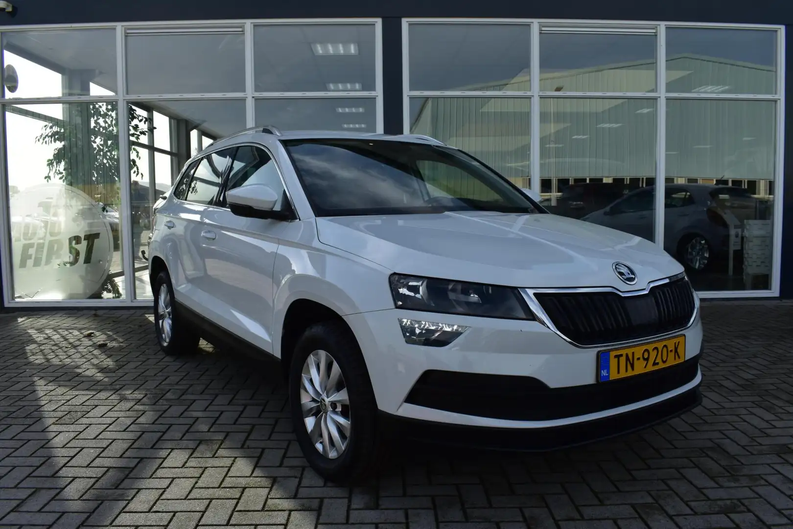 Skoda Karoq 1.0 TSI Clever Edition|Cruise control|Navi|PDC| Weiß - 2