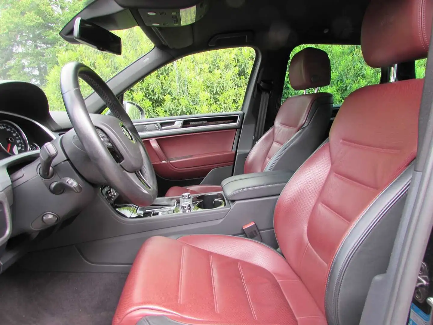 Volkswagen Touareg 3.0 V6 TDI DPF Autom. Exclusive Schwarz - 2