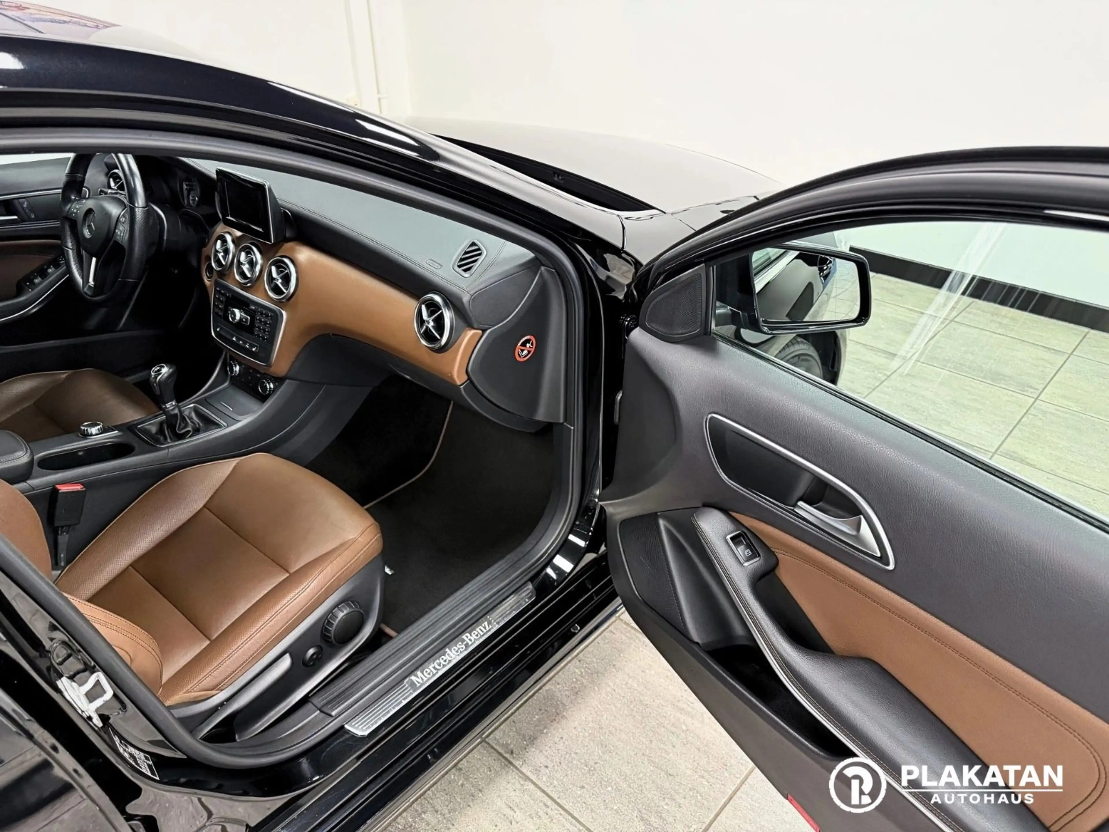 Mercedes-Benz A 200 CDI Leder SportSitz Bi-Xenon Panorama — photo 14