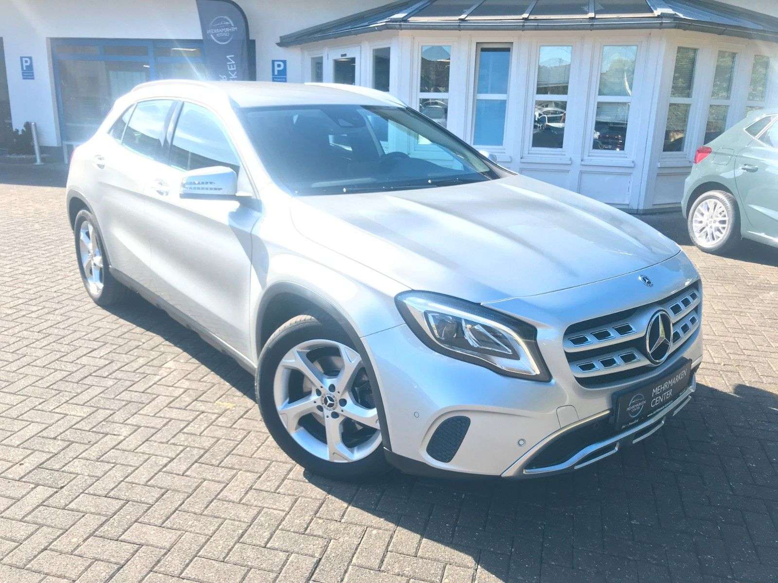 Mercedes-Benz GLA 220