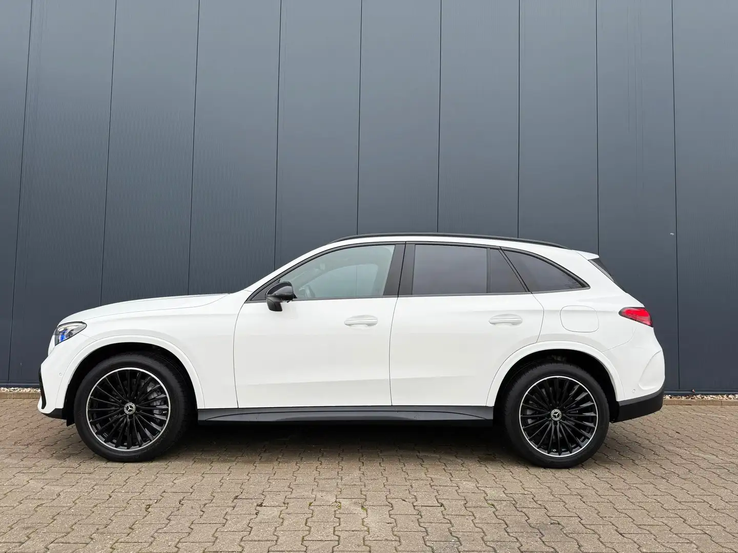 Mercedes-Benz GLC 400 400e 4MATIC AMG Line pano / trekhaak / 360 camera Blanc - 2