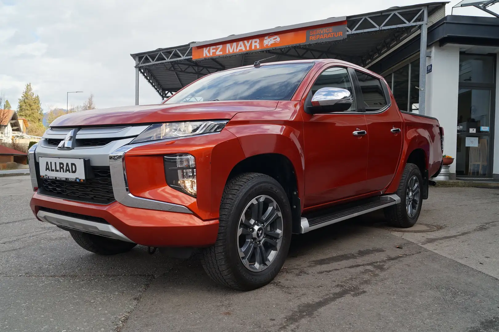 Mitsubishi L200 2,2 DI-D DK Intense 4WD Orange - 1