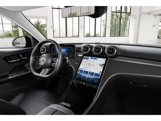 Mercedes-Benz C-Class view 9