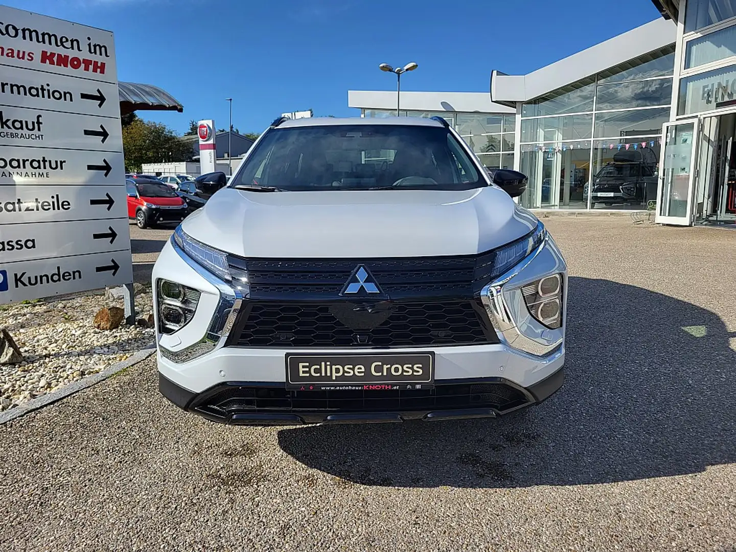 Mitsubishi Eclipse Cross 2,4 PHEV 4WD 45 Jahre Edition CVT Aut. Weiß - 2