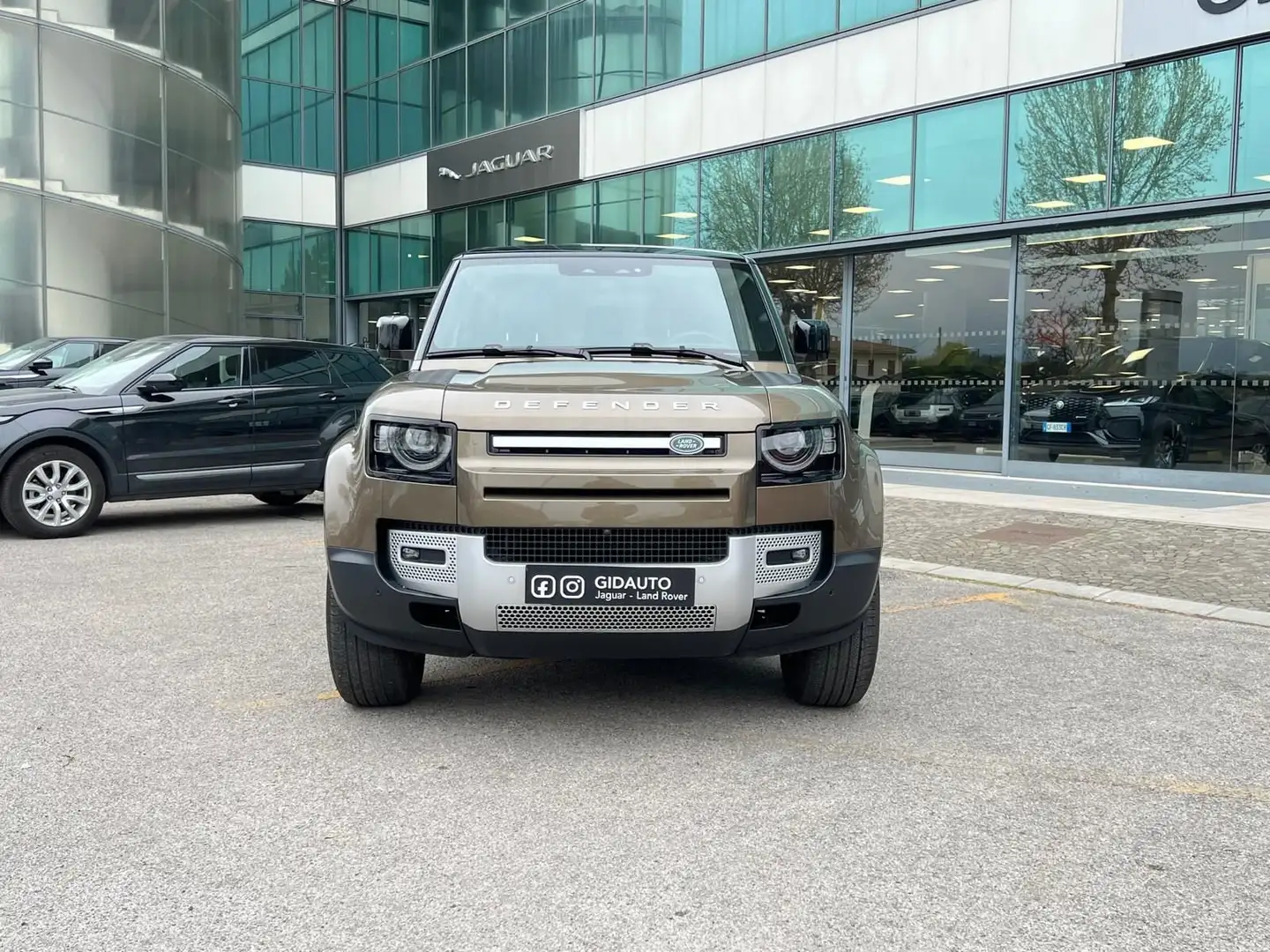 Land Rover Defender 90 3.0 D200 SE | Approved Bronzo - 2