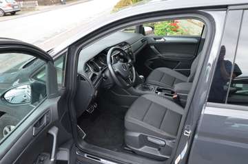 Bild 4 Volkswagen Touran Active 2,0 TDI DSG Navi AHK