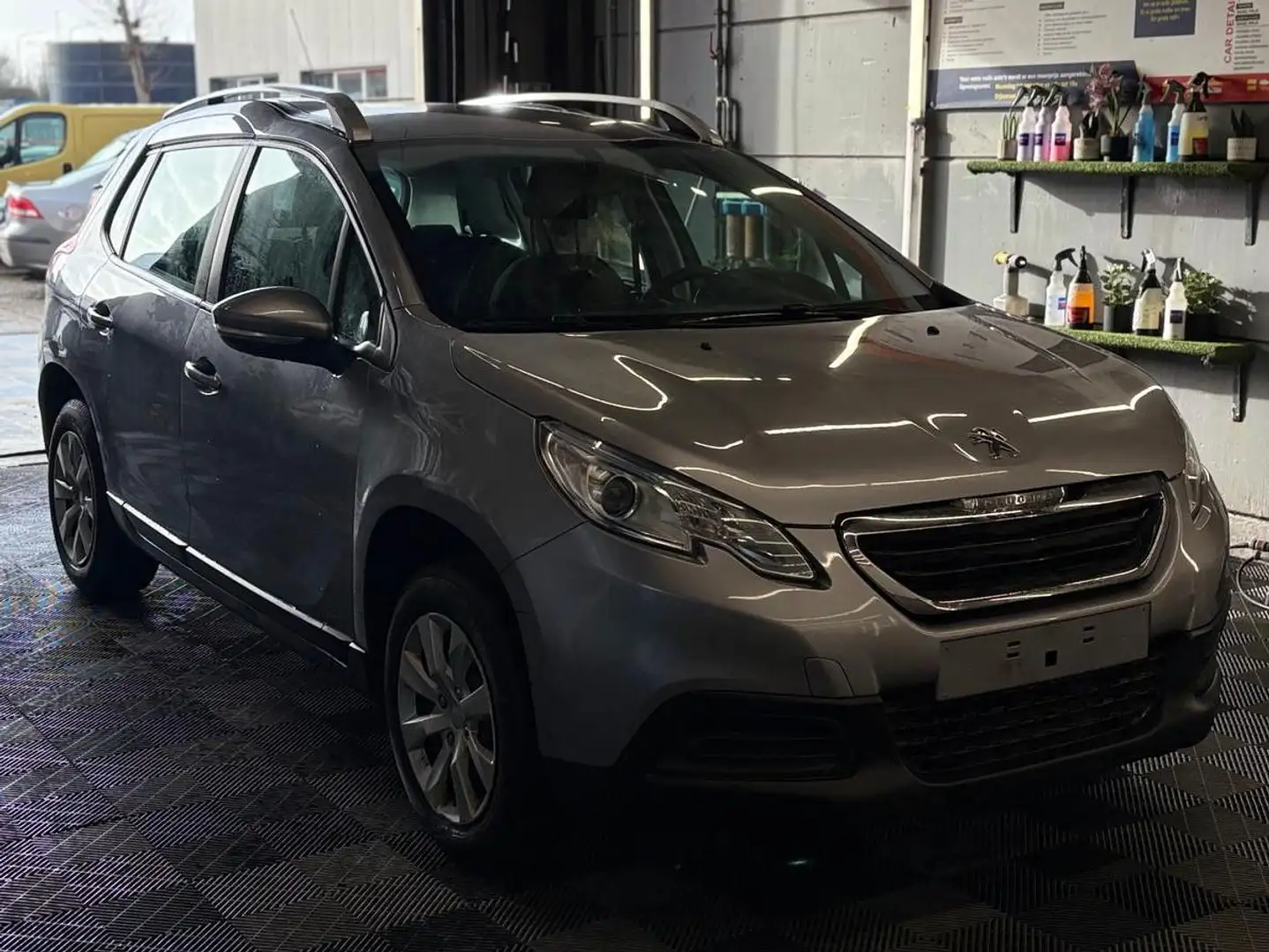 Peugeot 2008 1.2i benz.  bj. 2016 Euro 6 Silber - 2