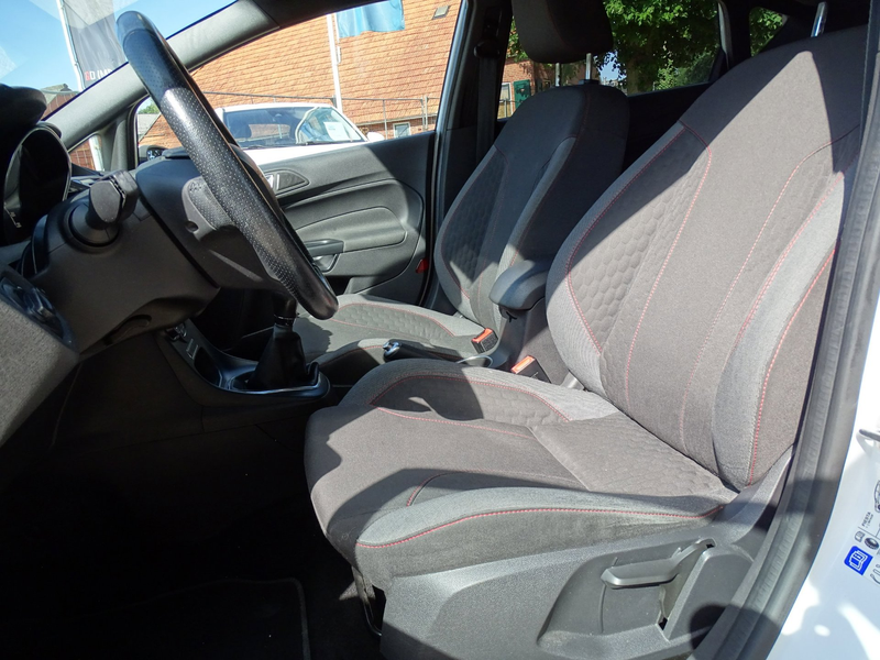 Ford Fiesta 1.0 EcoBoost ST Line|Navi|All Season|Bluetooth|Rij — photo 8