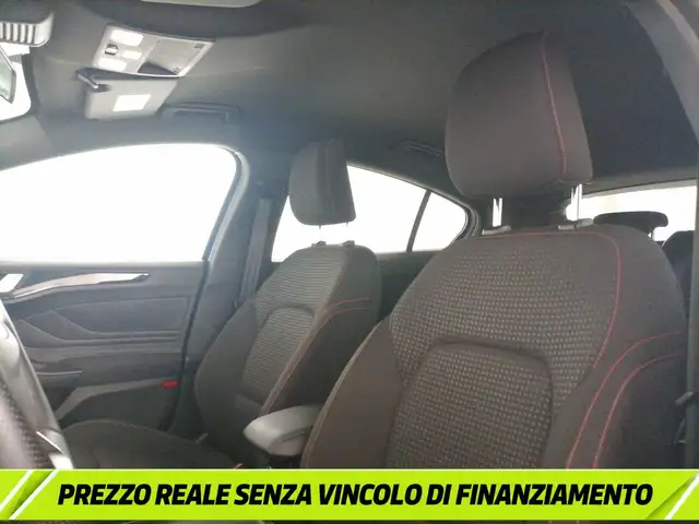 Ford Focus view 12