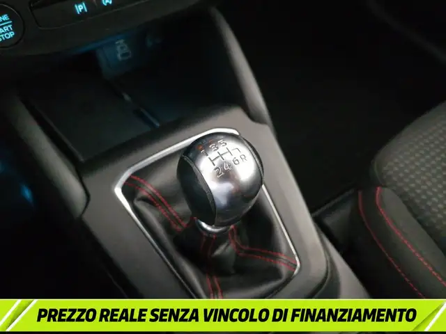 Ford Focus view 13