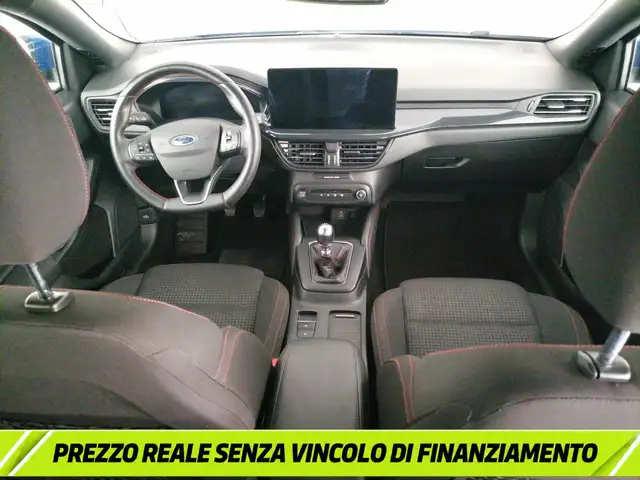 Ford Focus view 9