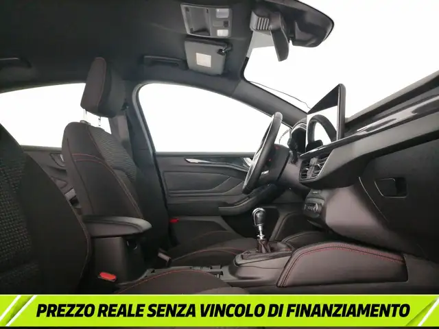 Ford Focus view 6