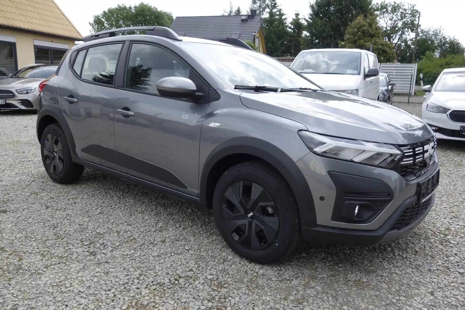 Dacia Sandero III Stepway Navi LED Blindspot Gris - 1