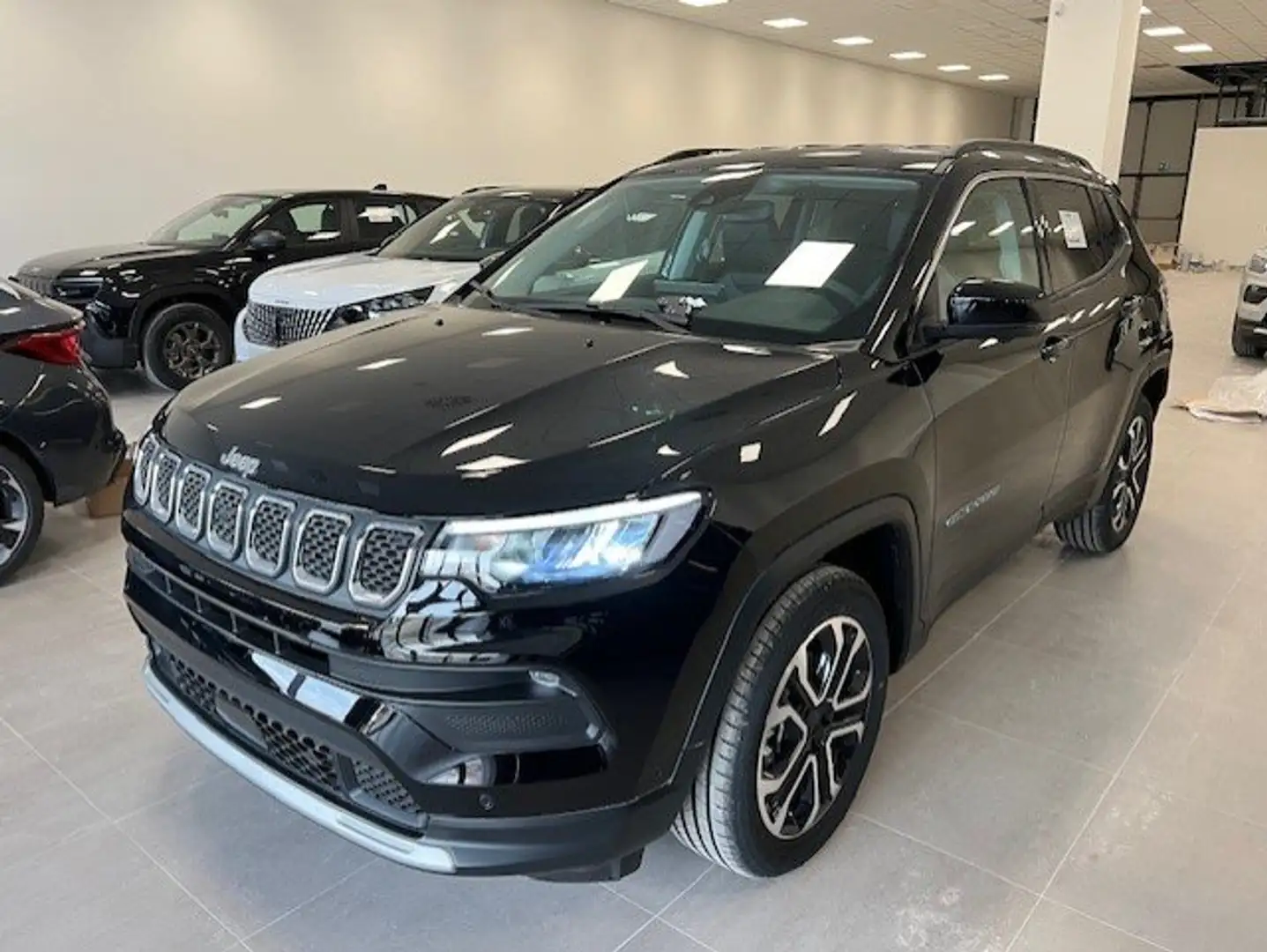 Jeep Compass 1.5 turbo t4 mhev Limited 2wd 130cv dct Noir - 1