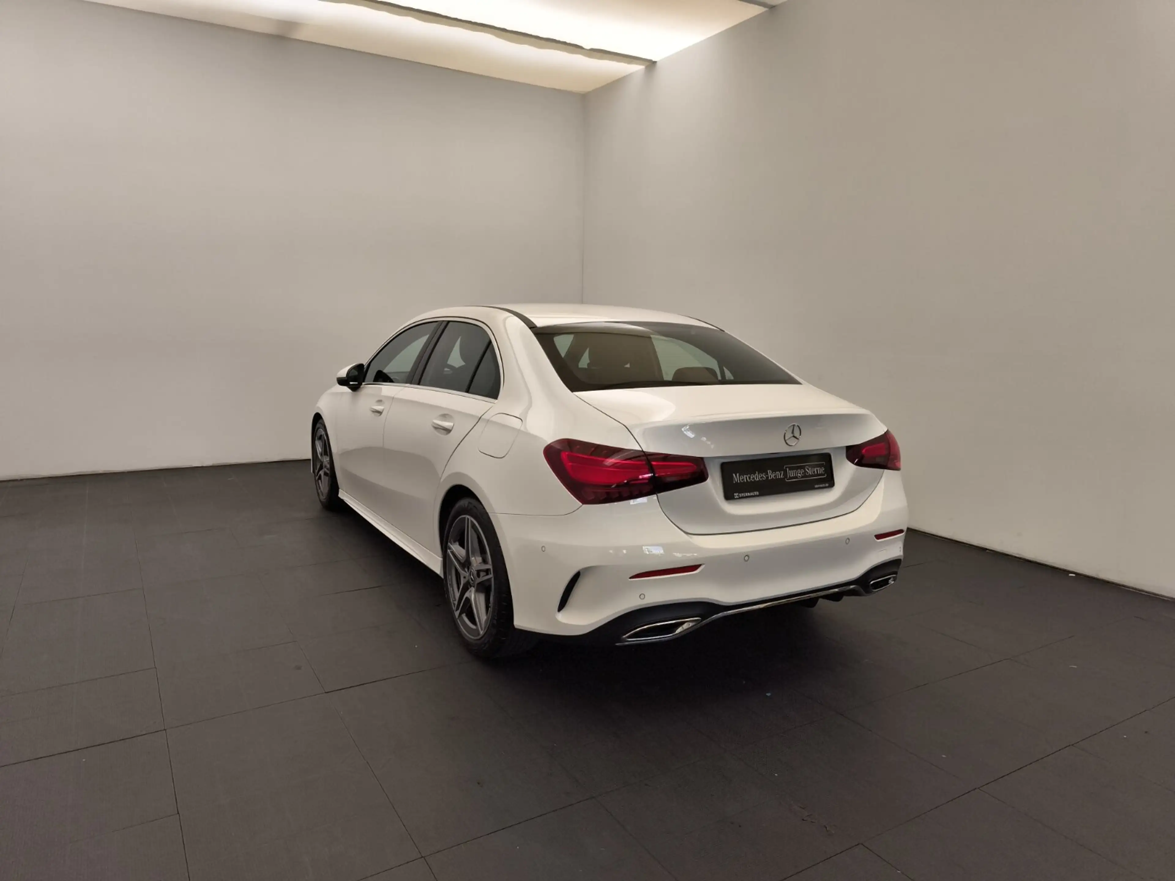 Mercedes-Benz A 180 A 180 Limousine AMG Advanced RüCam LED Winterpak — photo 7