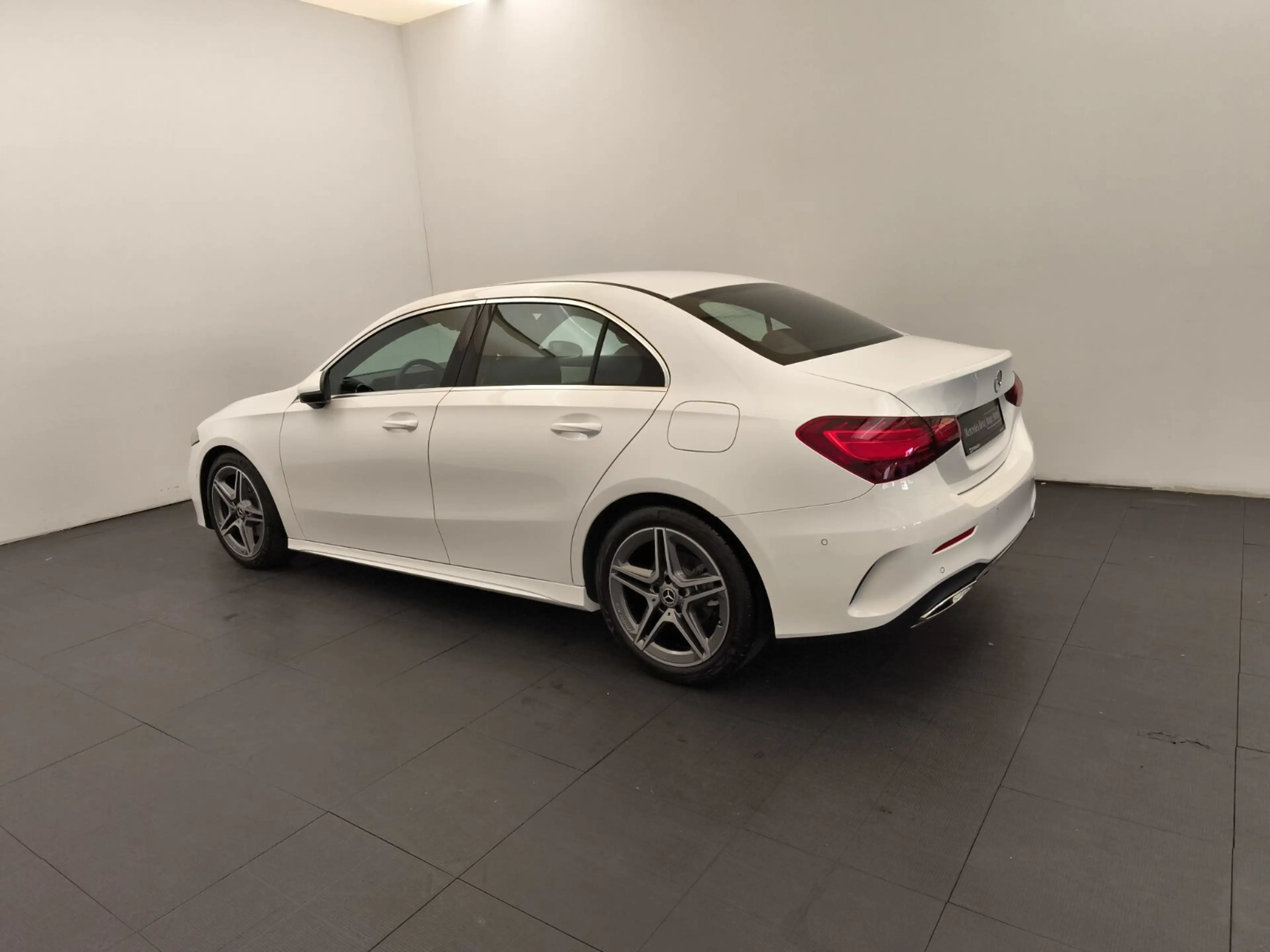 Mercedes-Benz A 180 A 180 Limousine AMG Advanced RüCam LED Winterpak — photo 8