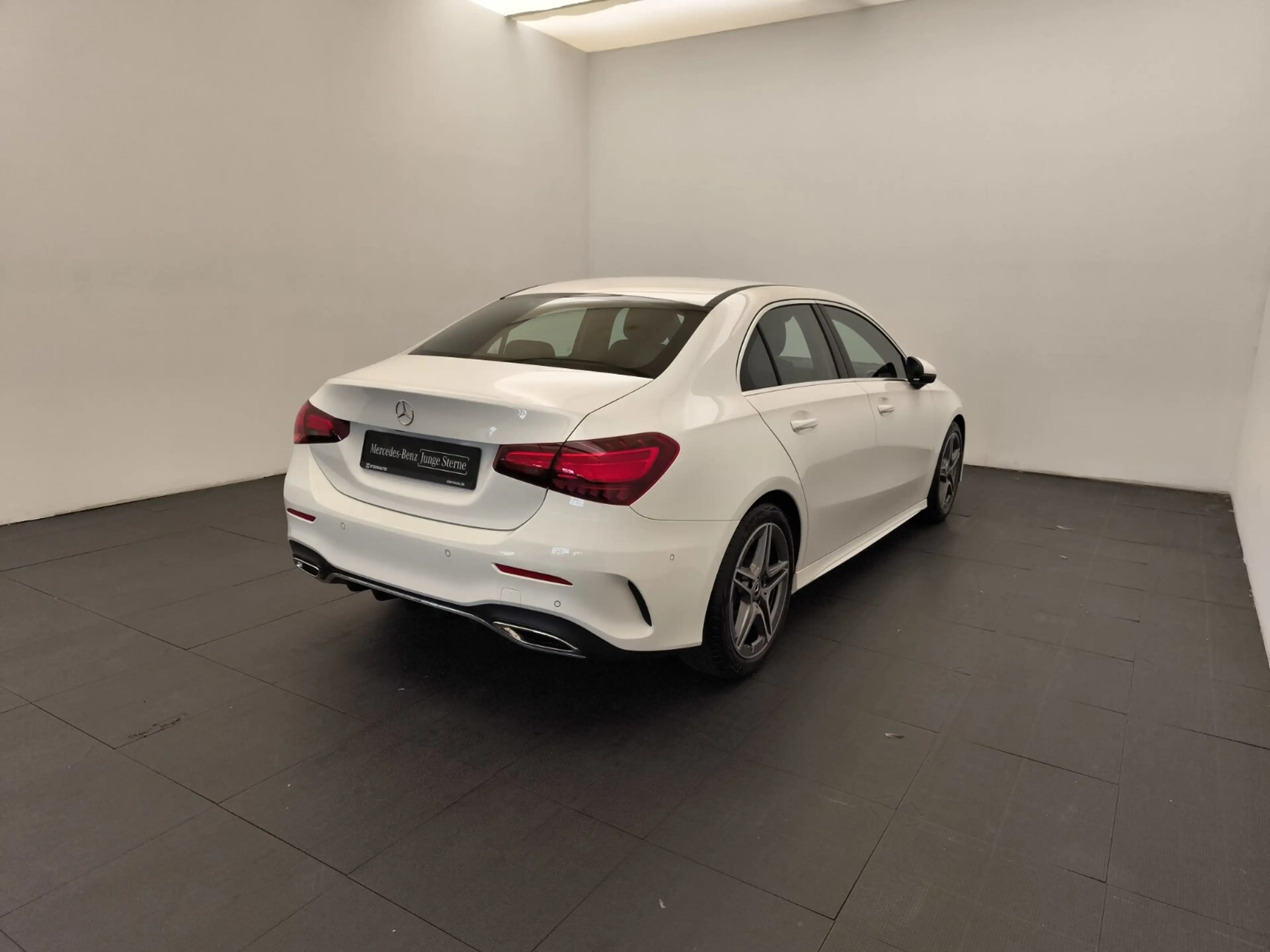 Mercedes-Benz A 180 A 180 Limousine AMG Advanced RüCam LED Winterpak — photo 5