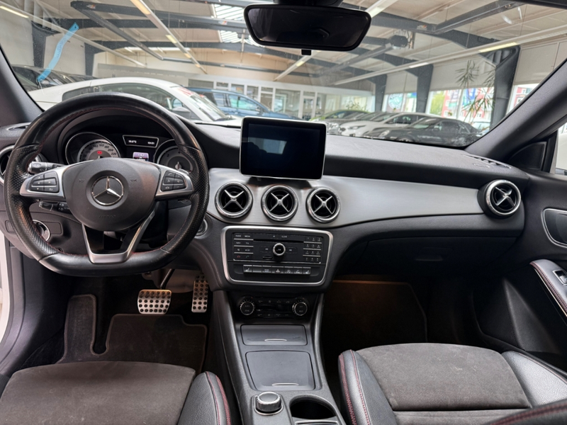 Mercedes-Benz CLA 220 Automatik Navigation SH Xenon — photo 14