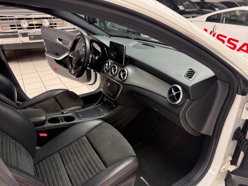 Mercedes-Benz CLA 220 Automatik Navigation SH Xenon — photo 12