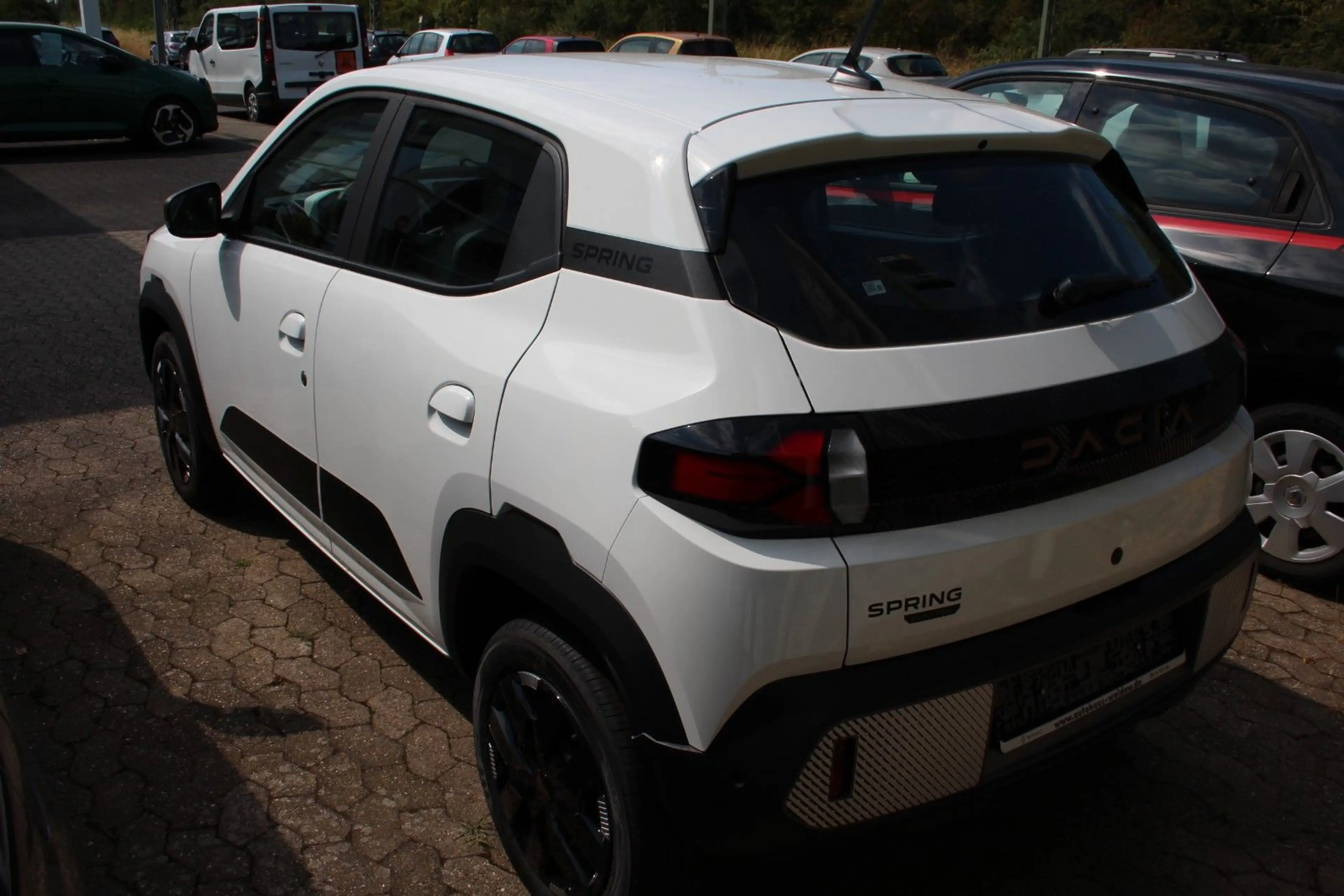 Dacia Spring Electric Extreme 100 — photo 4