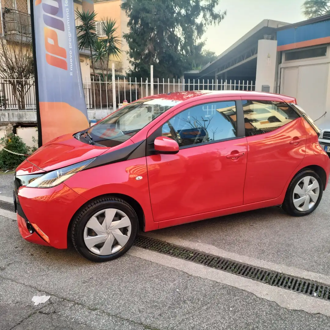 Toyota Aygo Aygo 5p 1.0 x-play Rosso - 1
