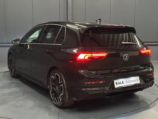 Volkswagen Golf view 3