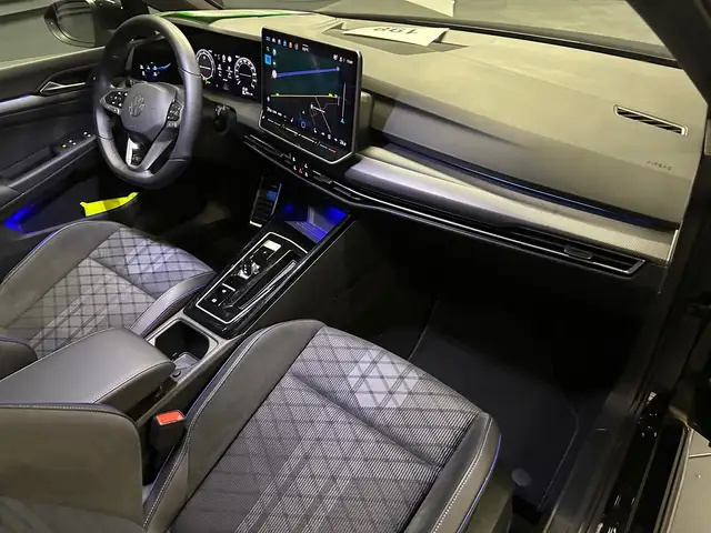 Volkswagen Golf view 11