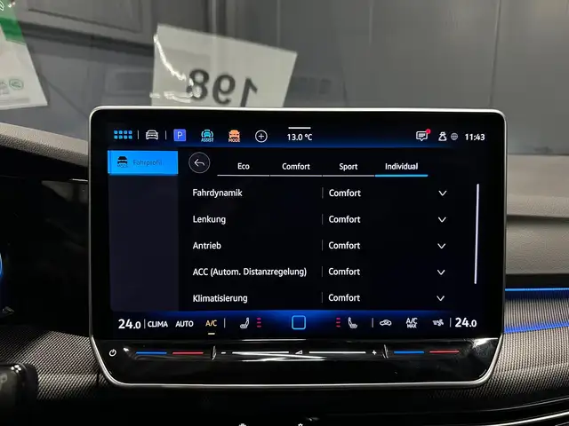 Volkswagen Golf view 22