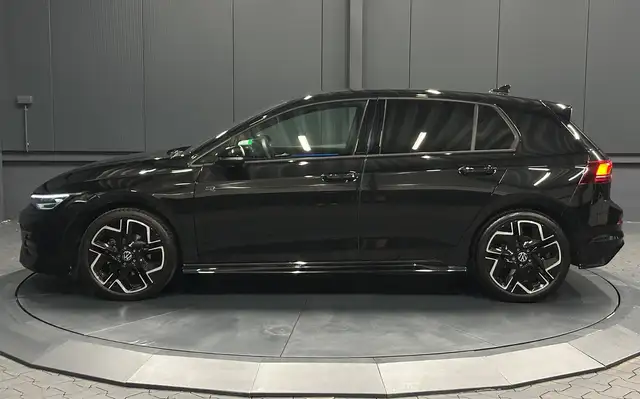 Volkswagen Golf view 2