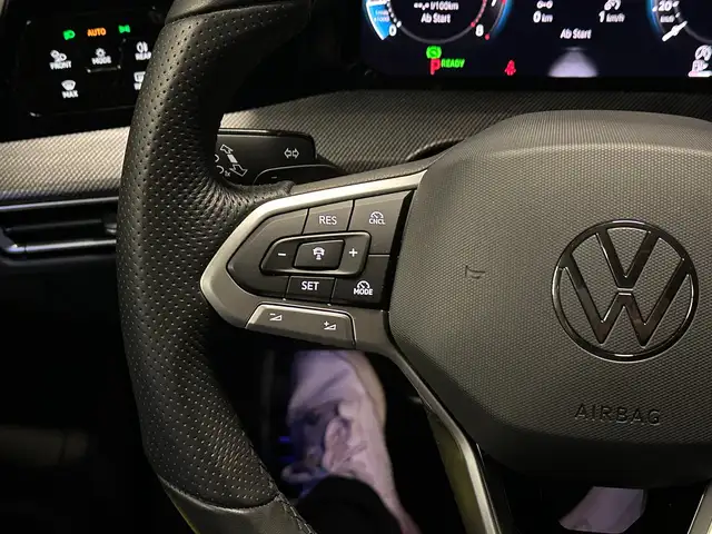 Volkswagen Golf view 17