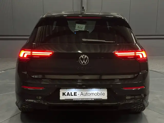 Volkswagen Golf view 4