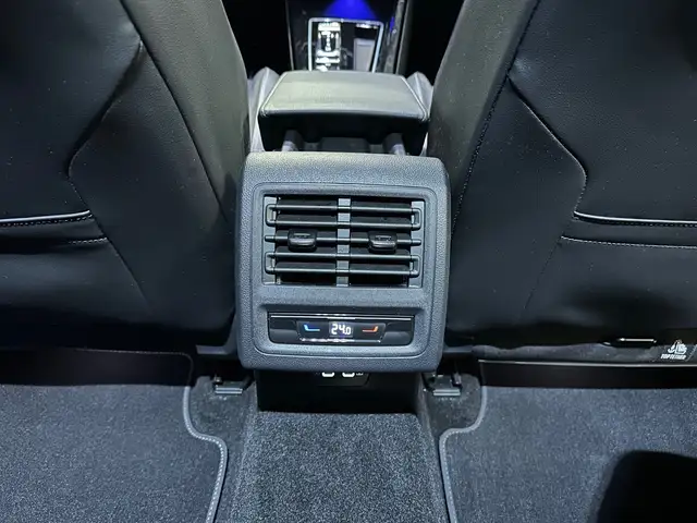 Volkswagen Golf view 28