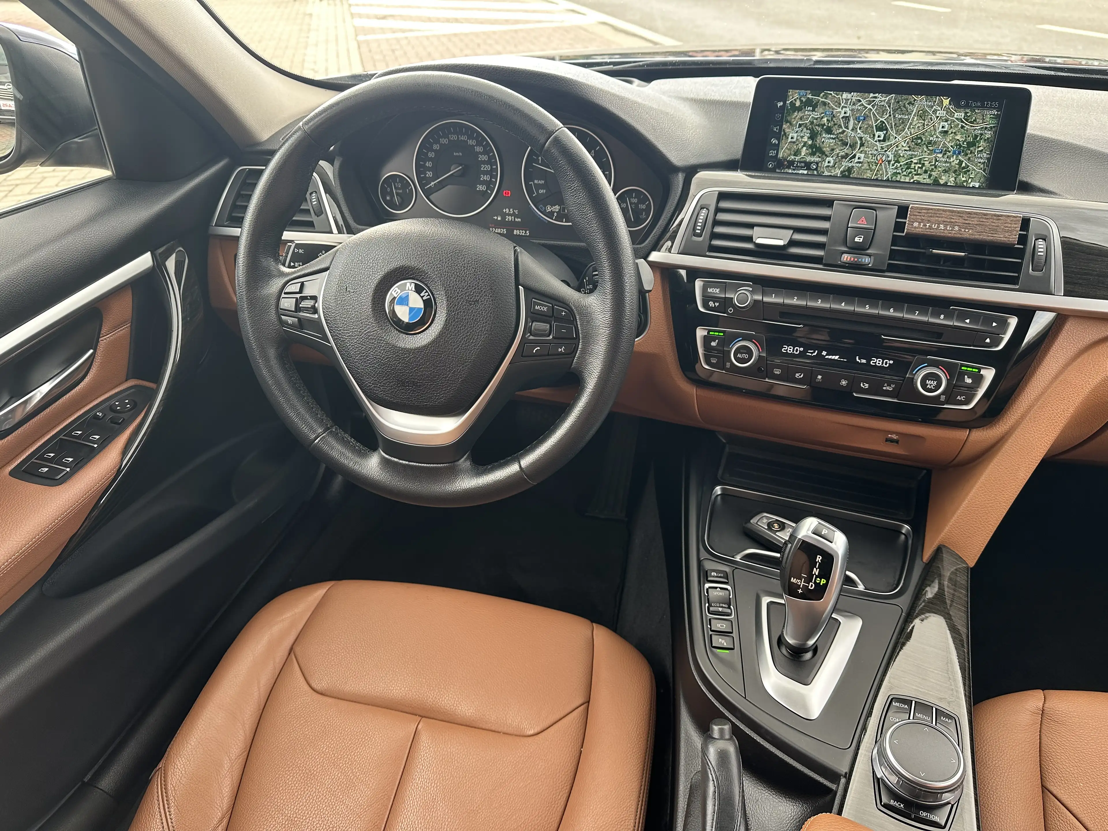 BMW 316 dA Luxury / GPS Cuir LED Caméra Cruise Capteurs — photo 9
