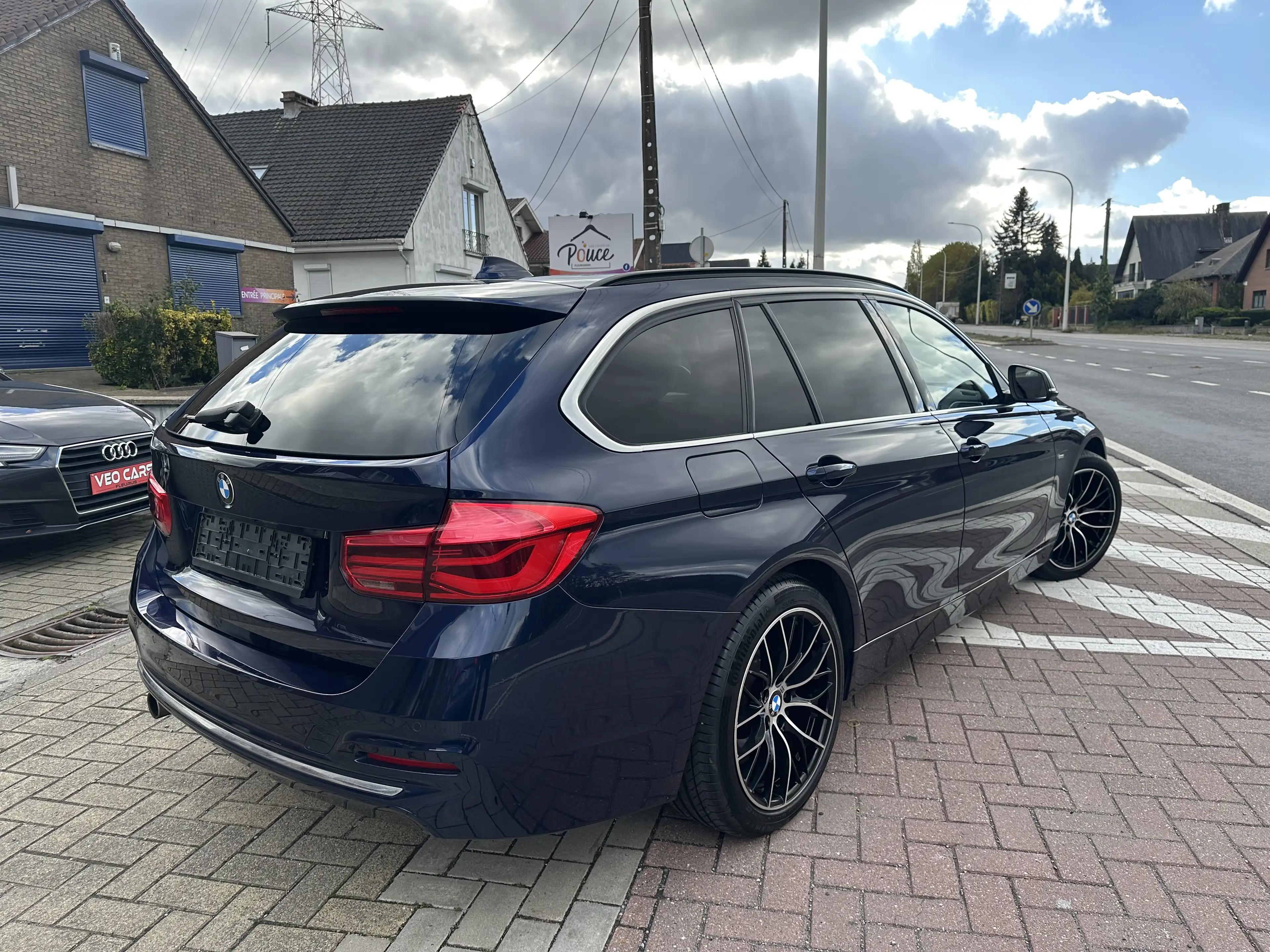 BMW 316 dA Luxury / GPS Cuir LED Caméra Cruise Capteurs — photo 4