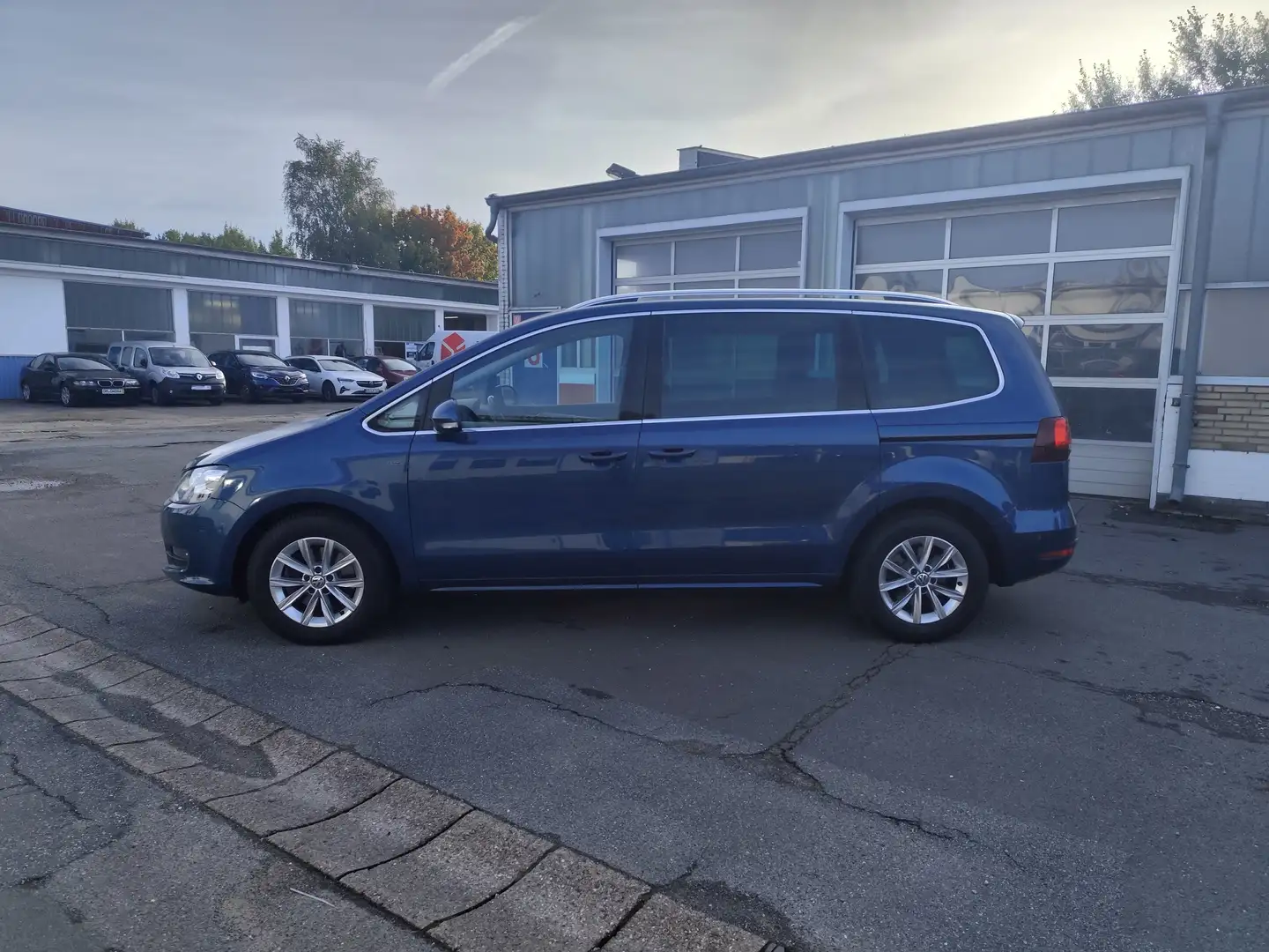 Volkswagen Sharan 1.4 TSI Ocean BMT/SHZ/AHK/NAVI/SCHIEBETÜR El. Blau - 2