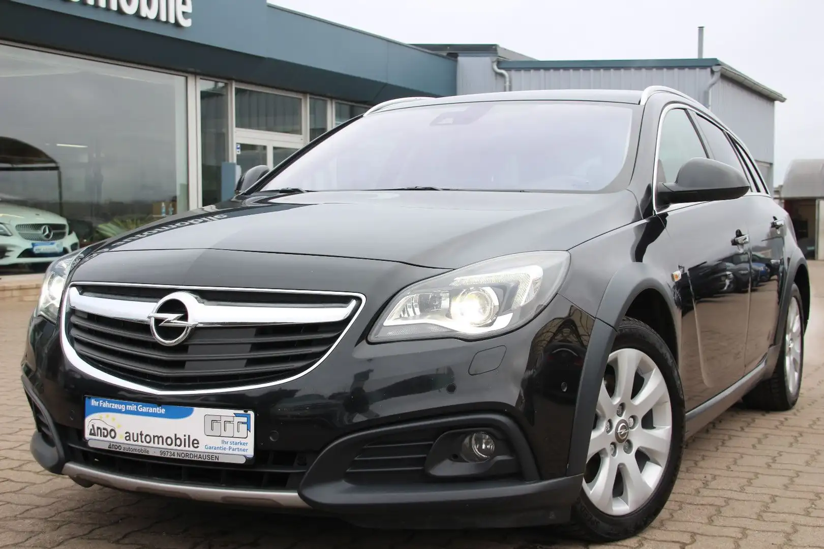 Opel Insignia Insignia A Country Tourer 2.0 CDTi Basis ecoFlex Zwart - 2