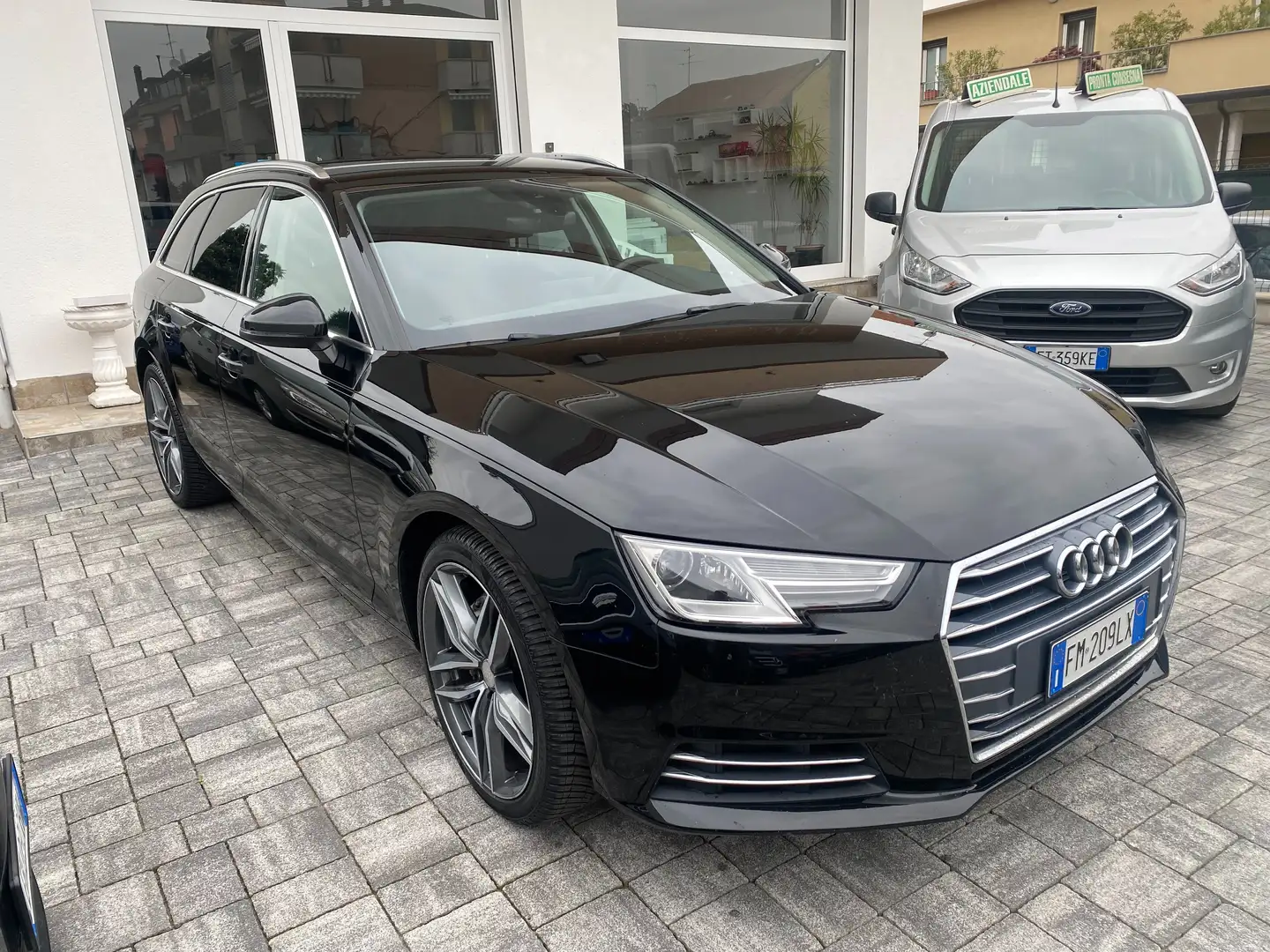 Audi A4 Avant 40 2.0 tdi Business 190cv s-tronic REALE Negro - 2