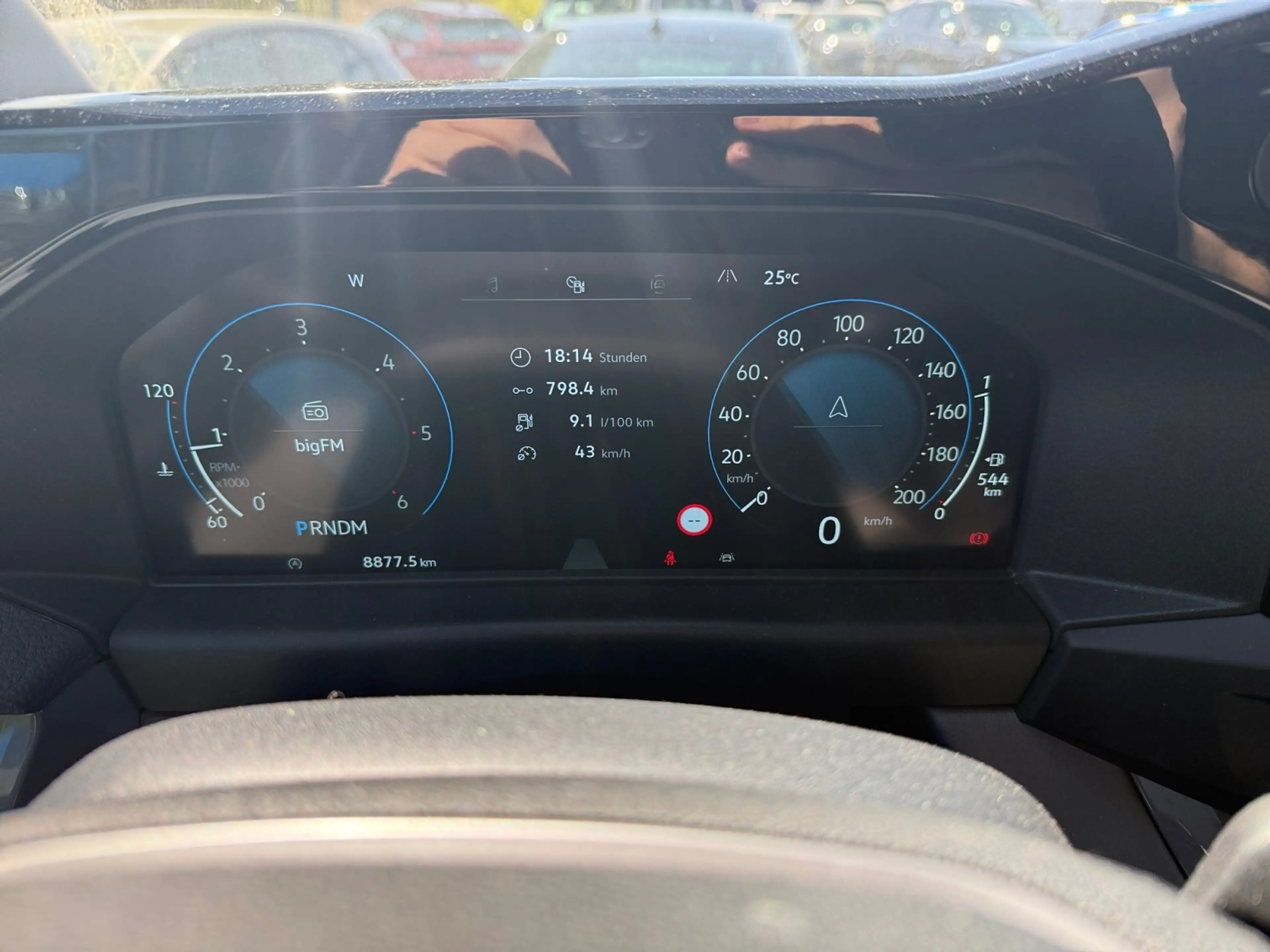Volkswagen T7 Caravelle LR 2,0 TDI DSG 9-Stz Life AHK 360° — photo 14