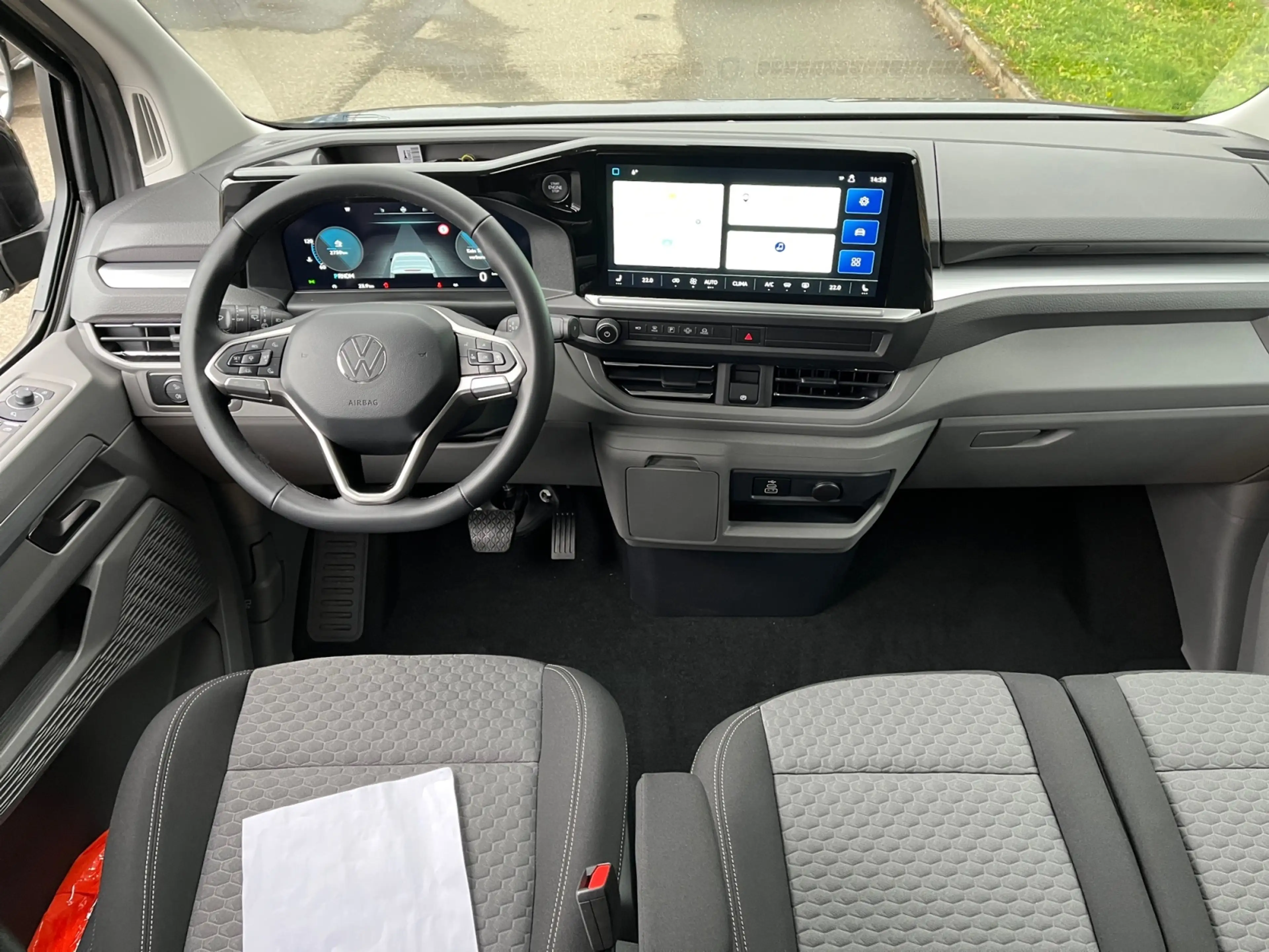Volkswagen T7 Caravelle LR 2,0 TDI DSG 9-Stz Life AHK 360° — photo 10
