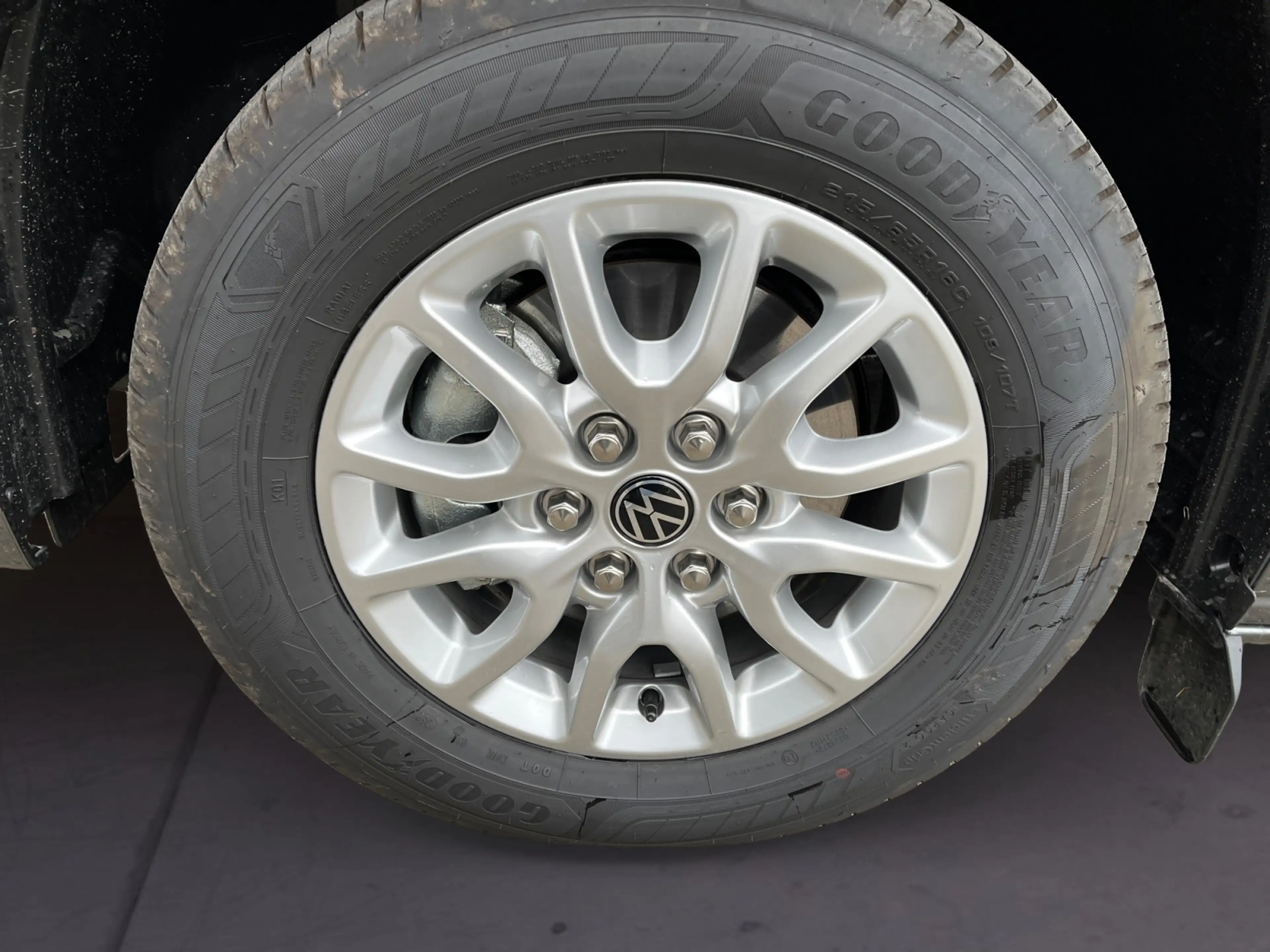 Volkswagen T7 Caravelle LR 2,0 TDI DSG 9-Stz Life AHK 360° — photo 7