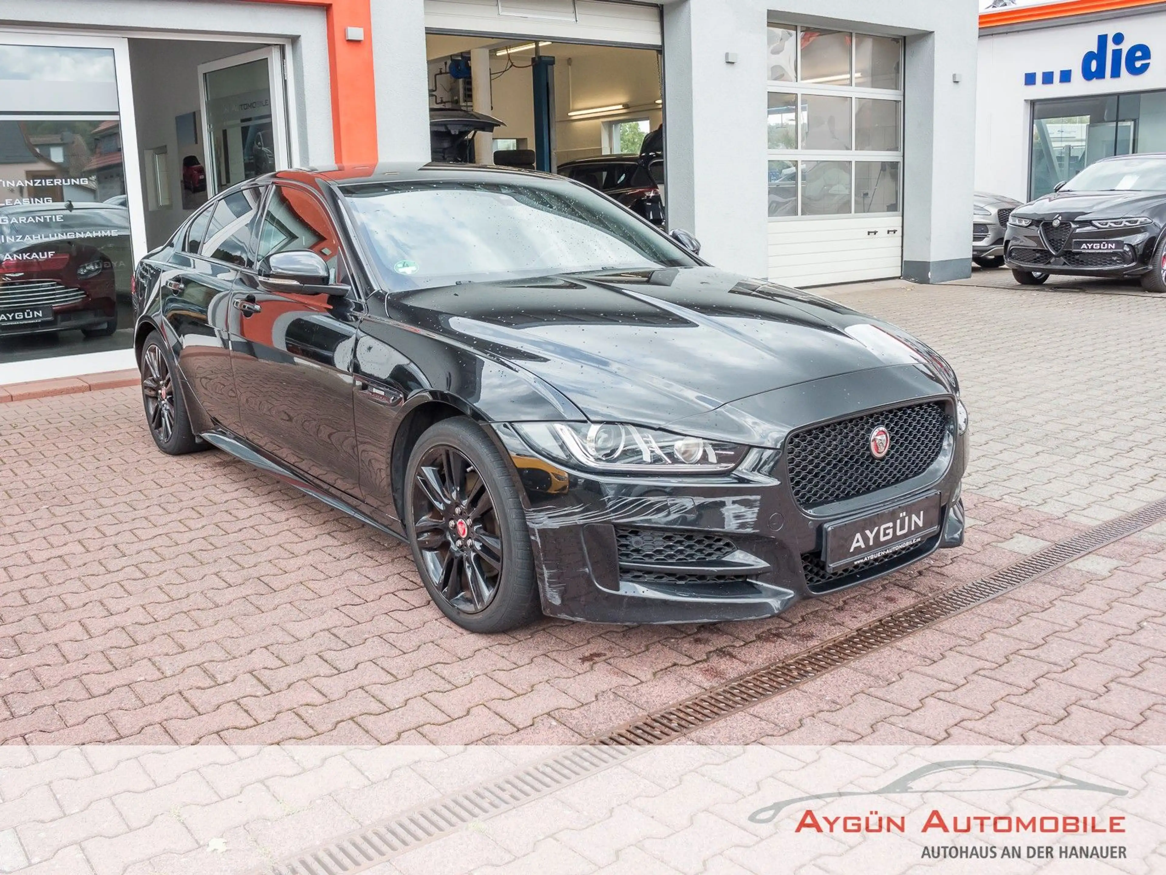 Jaguar XE R-Sport 20d — photo 3